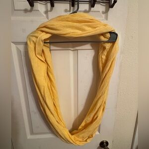 GAP Soft Yellow Loop Scarf
